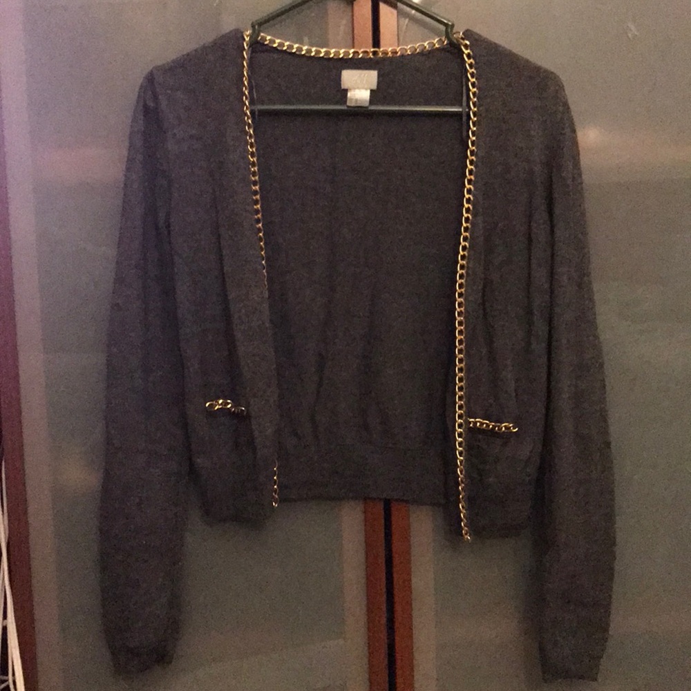 XS gold chain detail gray sweater